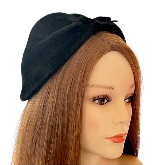 Vintage Velour Hat 1940s Black Bow Tilt Hat Bonnet Fascinator Cloche - Picture 5 of 9